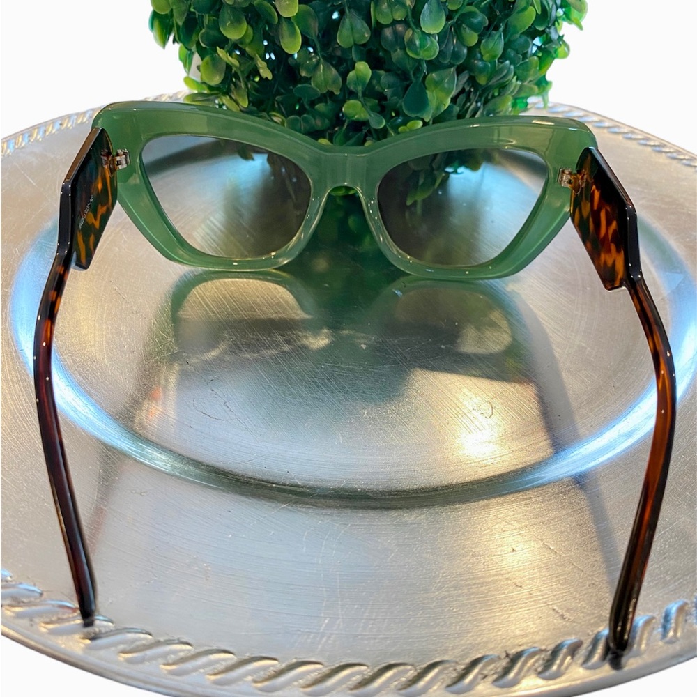 Cheetah Oversized Cat Eye Sunglasses in Green & Brown - Picture 4 of 7